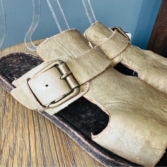 Matisse Abbie Distressed Slide Sandals - Picture 5 of 8